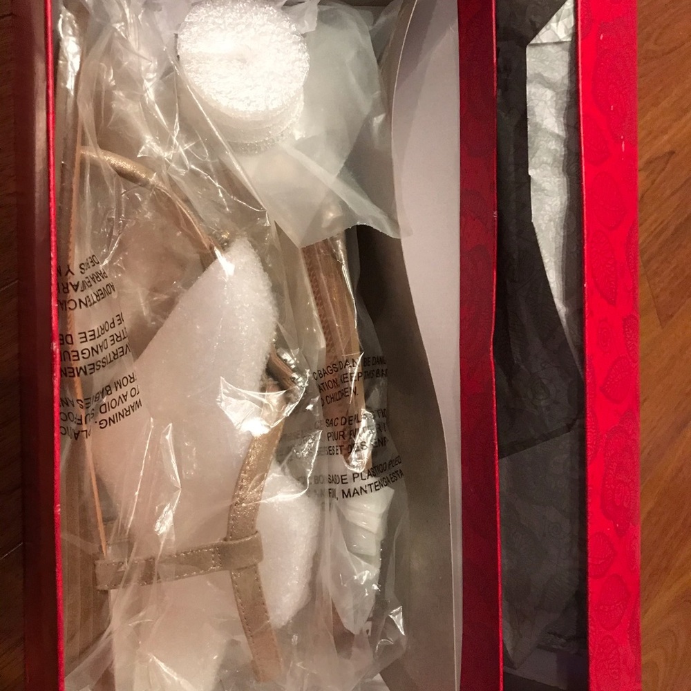 Carlos Santana sandals size 8.5M